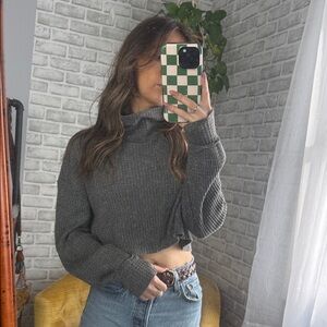 Free People // Cropped Ribbed Turtleneck Sweater - Charcoal